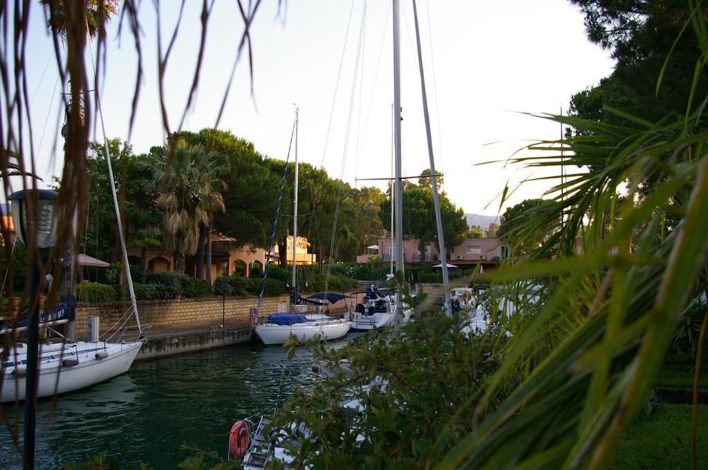 Villetta Su Canale Navigabile Furnari Exteriör bild